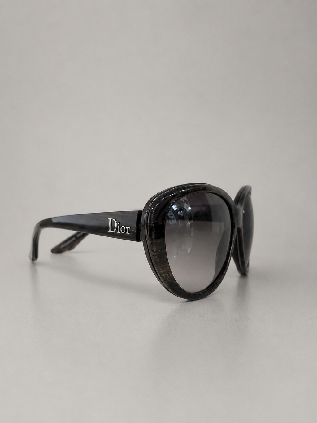 Verres fumés, Christian Dior