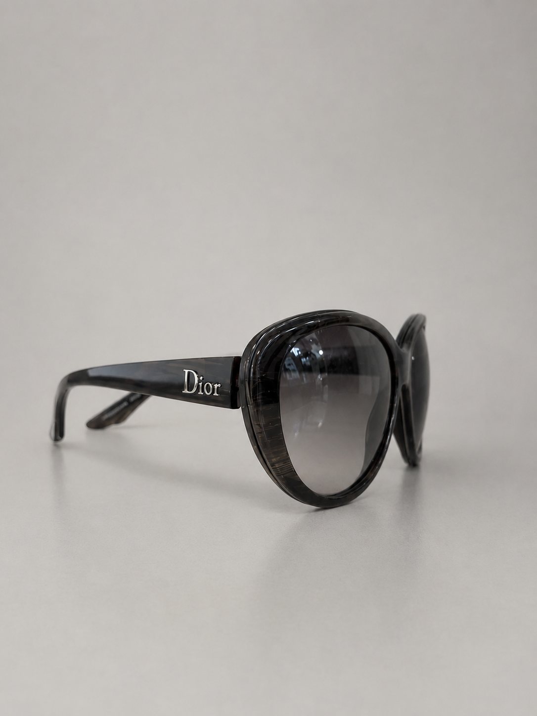 Verres fumés, Christian Dior