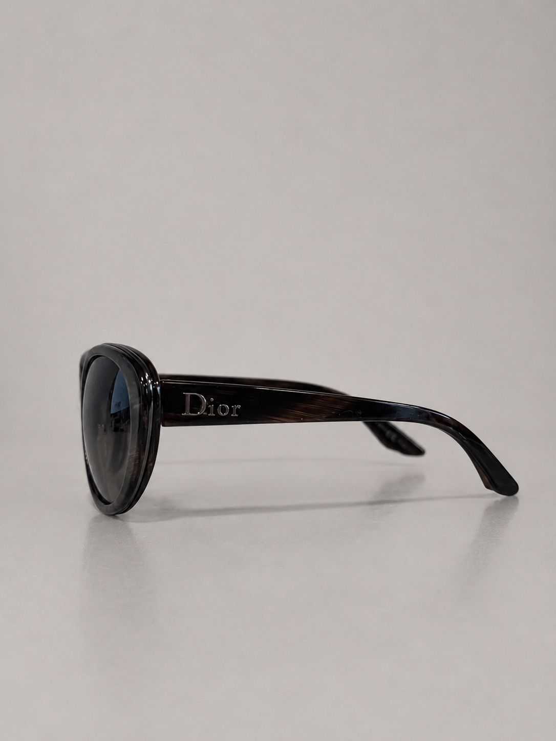 Verres fumés, Christian Dior